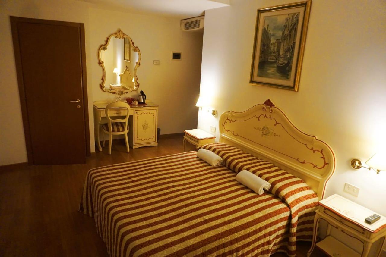 Hotel Rialto Experience Venezia Esterno foto